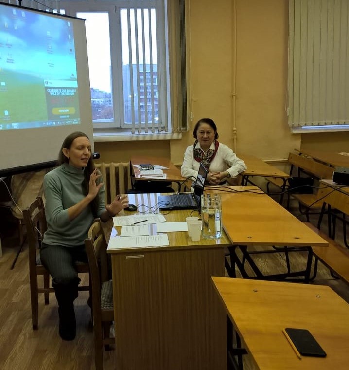 Преподаватель кафедры ИЯ Морозова Н.М. и заведующая кафедрами РЯ и ИЯ Сатретдинова Р. С.